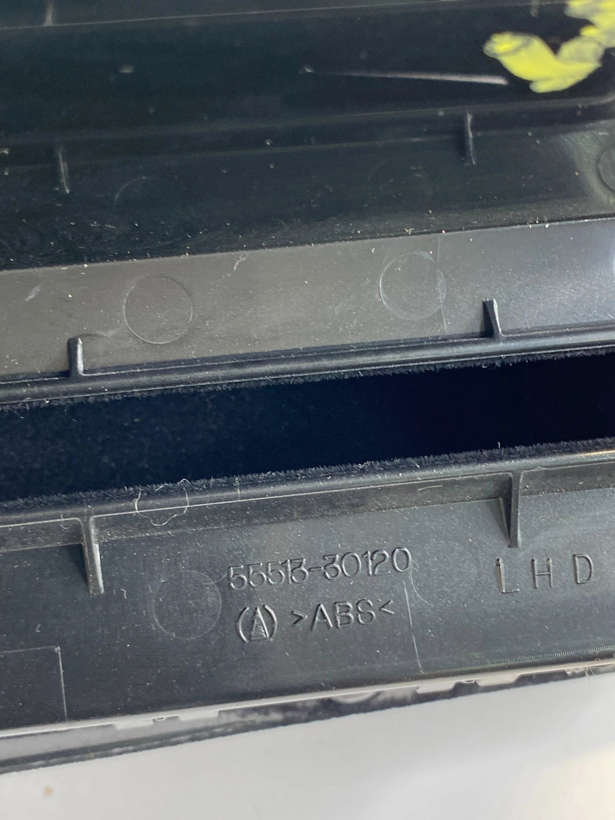 2007-2011 LEXUS GS350 DASH GLOVE BOX STORAGE COMPARTMENT 55550-30371 OEM