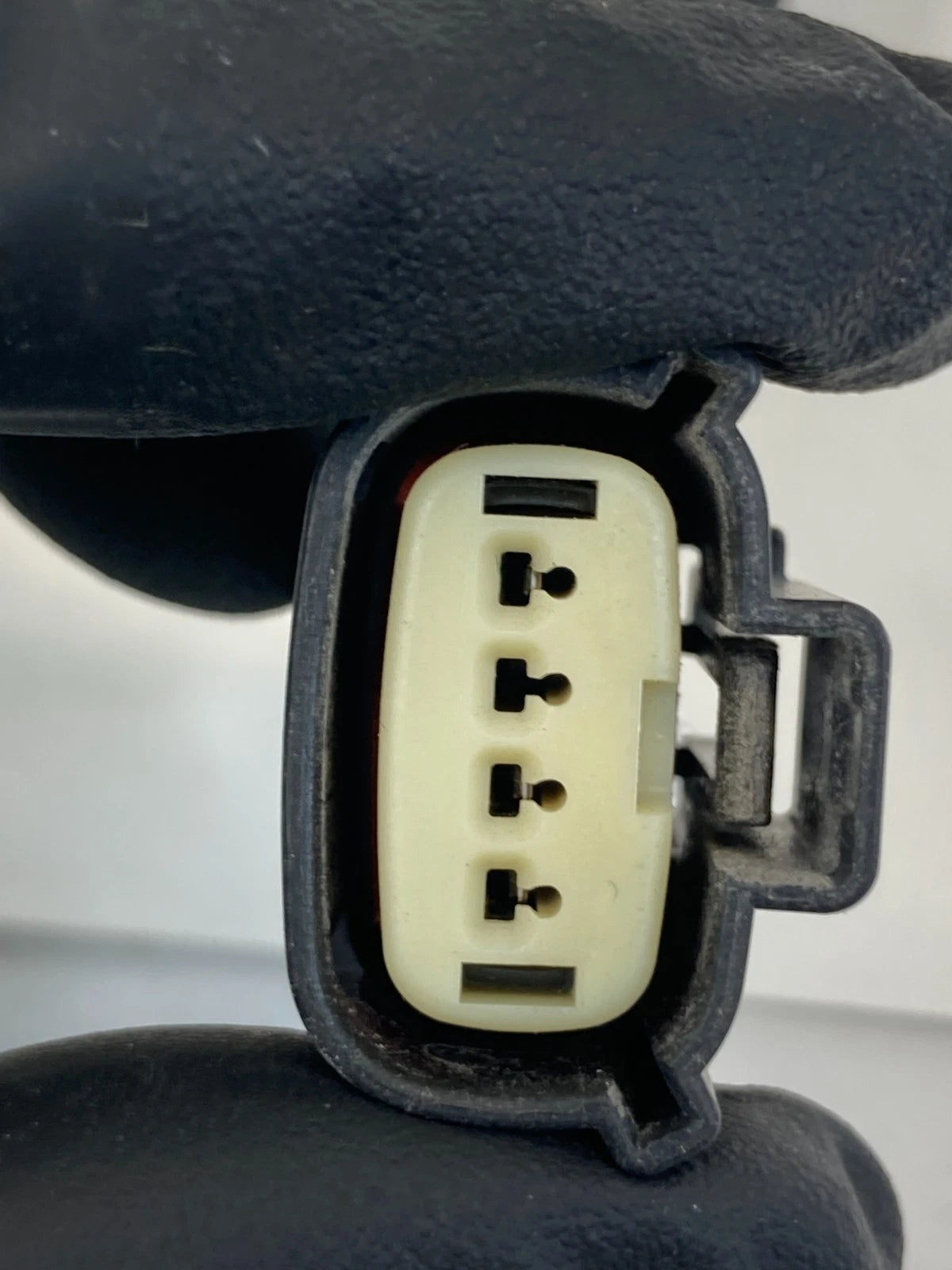 13-26 FORD ESCAPE FRONT LEFT HEADLIGHT PIGTAIL PLUG WIRE HARNESS CONNECTOR OEM