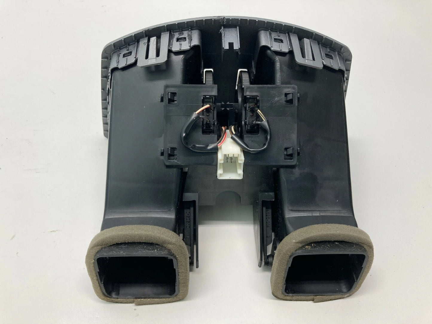 02-05 BMW 745I 745LI REAR CENTER CONSOLE A/C HEATER AIR VENT 6422-7002395 OEM