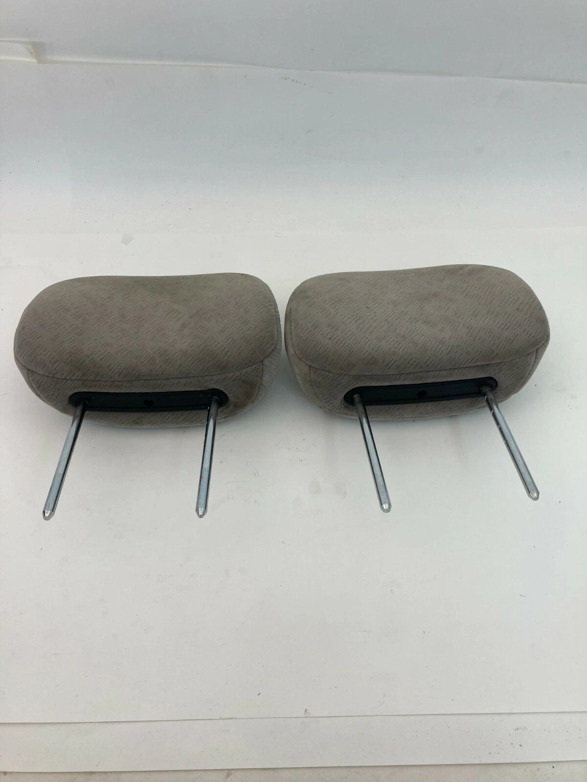 2004 2005 2006 HYUNDAI ELANTRA FRONT LEFT RIGHT SIDE SEAT HEADREST HEAD REST SET