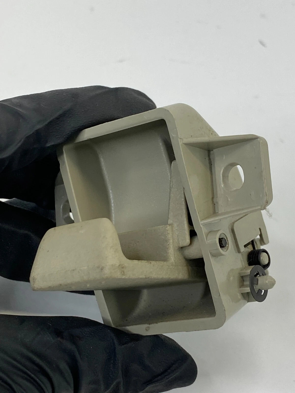 03 04 05 06 07 08 INFINITI G35 BACK REAR RIGHT INNER ROOF HANGER HOOK CLIP OEM