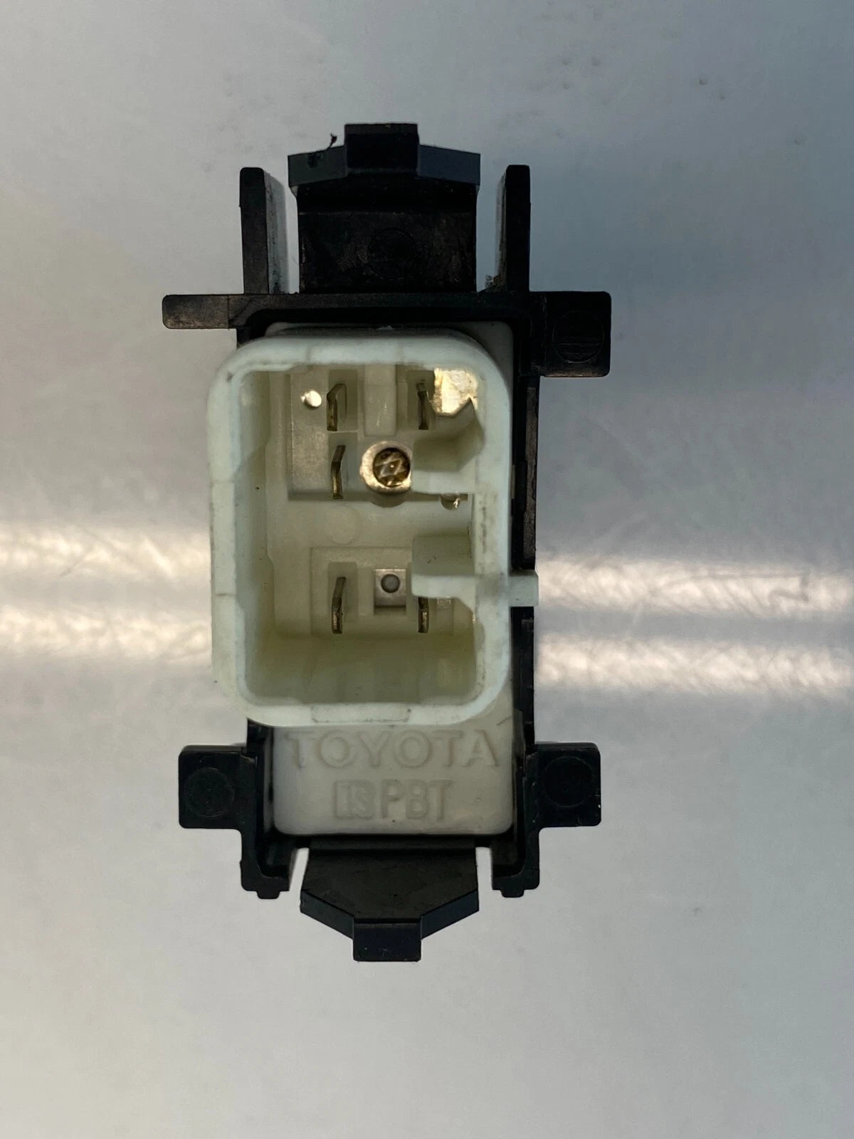 2001-2004 TOYOTA HIGHLANDER FRONT RIGHT PASSENGER SIDE DOOR LOCK SWITCH 224-0S2N