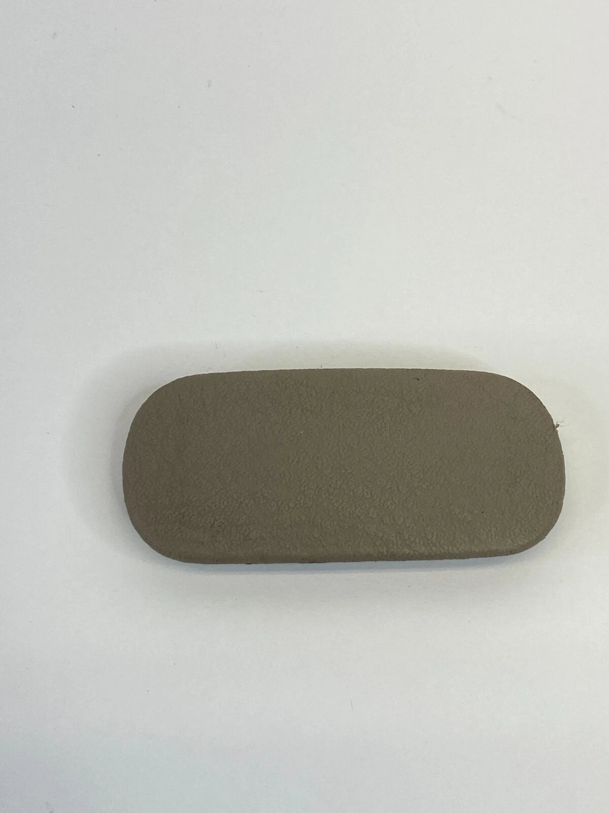 2005 05 KIA SORENTO RIGHT INNER COVER TRIM GLASS CAP LID BEZEL 93551-38000 OEM