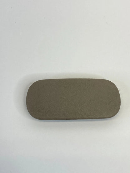 2005 05 KIA SORENTO RIGHT INNER COVER TRIM GLASS CAP LID BEZEL 93551-38000 OEM