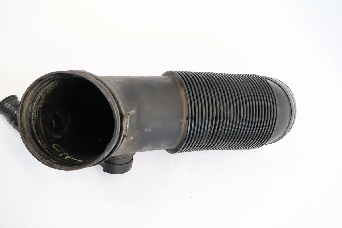 2006-2010 VOLKSWAGEN NEW BEETLE 2.5L AIR CLEANER INTAKE HOSE TUBE 1C0-129-684-BE