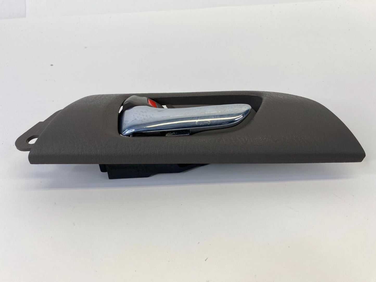 1998-2005 LEXUS GS300 REAR LEFT SIDE INTERIOR INNER DOOR HANDLE W/ BEZEL OEM