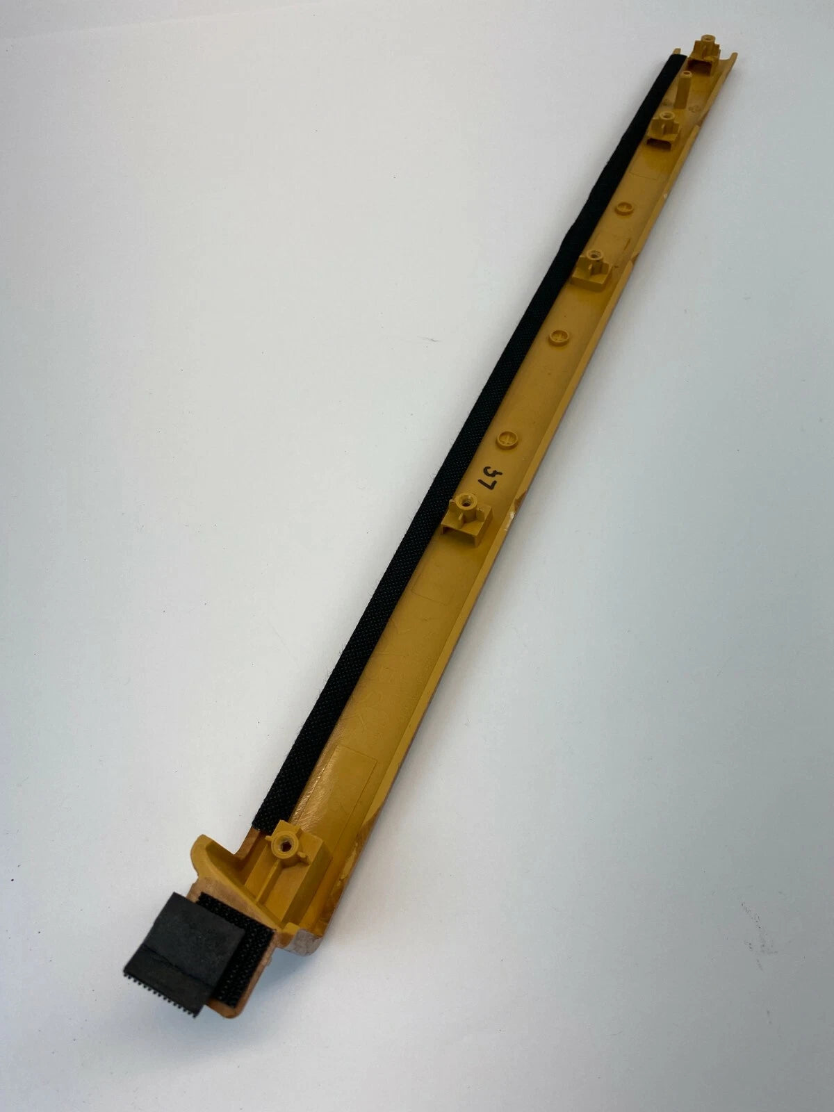 04-06 KIA AMANTI FRONT LEFT SIDE DOOR INTERIOR TRIM PANEL MOLDING 83950-3F000