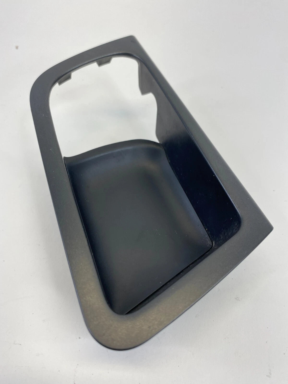 2014-2016 KIA OPTIMA SEDAN REAR RIGHT SIDE INTERIOR DOOR HANDLE TRIM BEZEL OEM