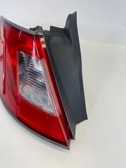 2010-2012 FORD TAURUS REAR LEFT DRIVER OUTER QUARTER TAIL LIGHT TAILLIGHT OEM