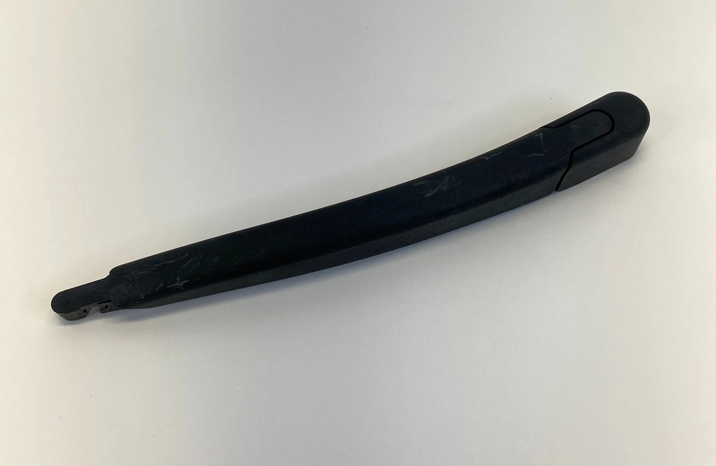 2011-2019 FORD FIESTA HATCHBACK REAR TAILGATE WIPER ARM HOLDER ASSEMBLY OEM