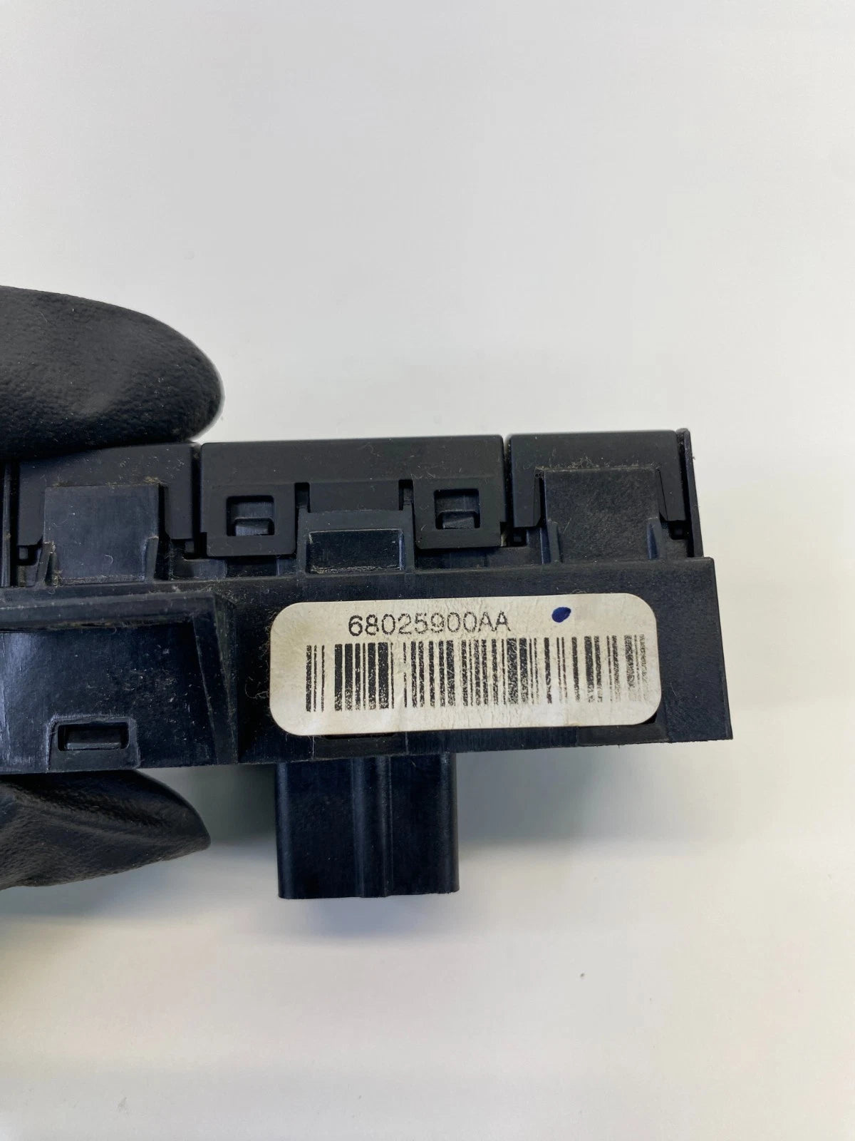 2009 2010 CHRYSLER 300 HAZARD WARNING LIGHT CONTROL SWITCH 68025900AA OEM