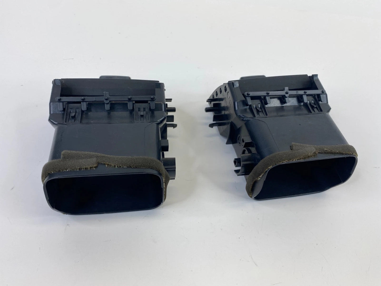 09-11 TOYOTA COROLLA CENTER DASH A/C AIR VENT GRILL GRILLE SET PAIR 55688-02040