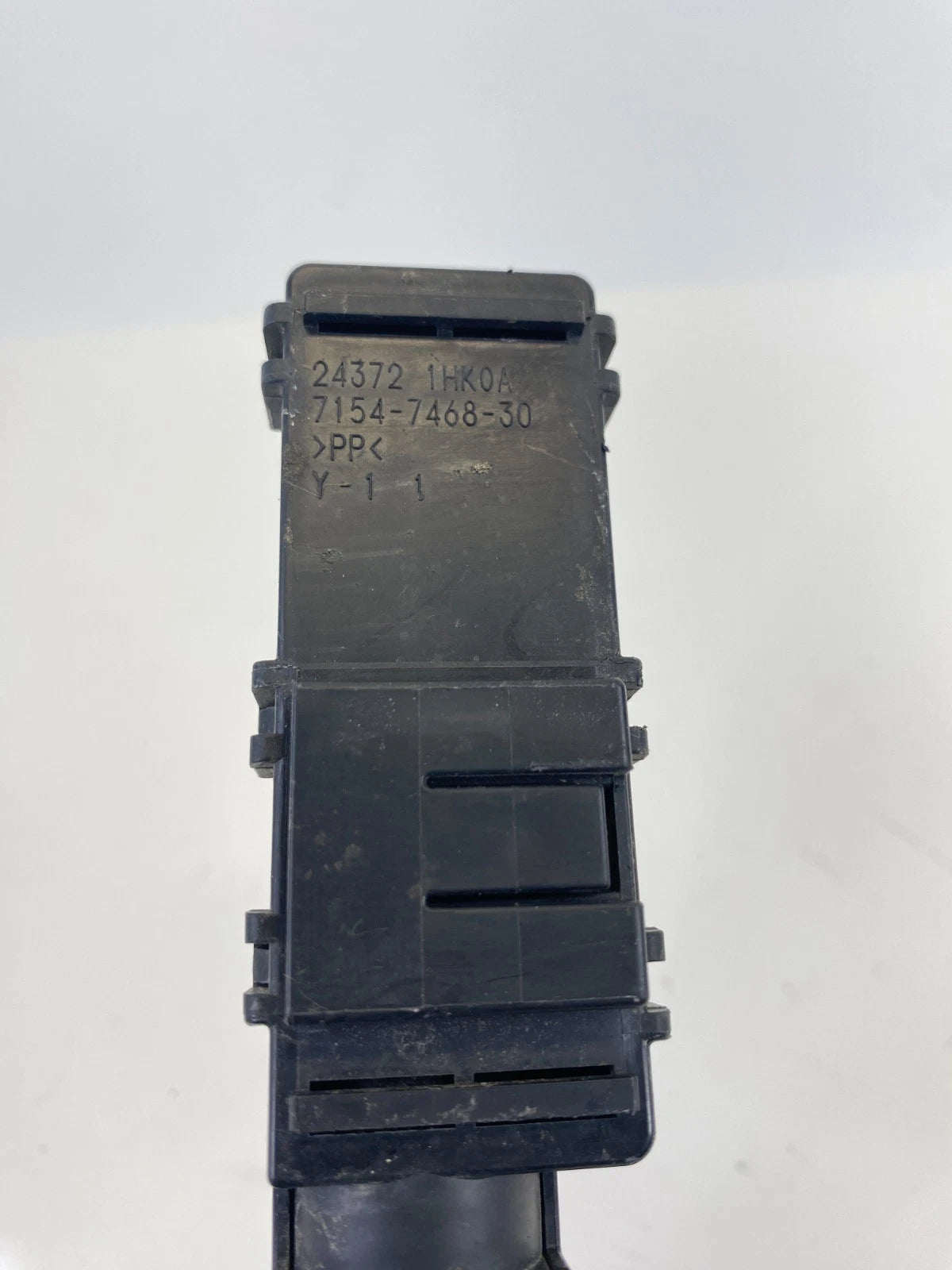 2012-2019 Nissan Versa Engine 1.6L SEDAN Engine Fuse Junction Box 24372-1HK0A