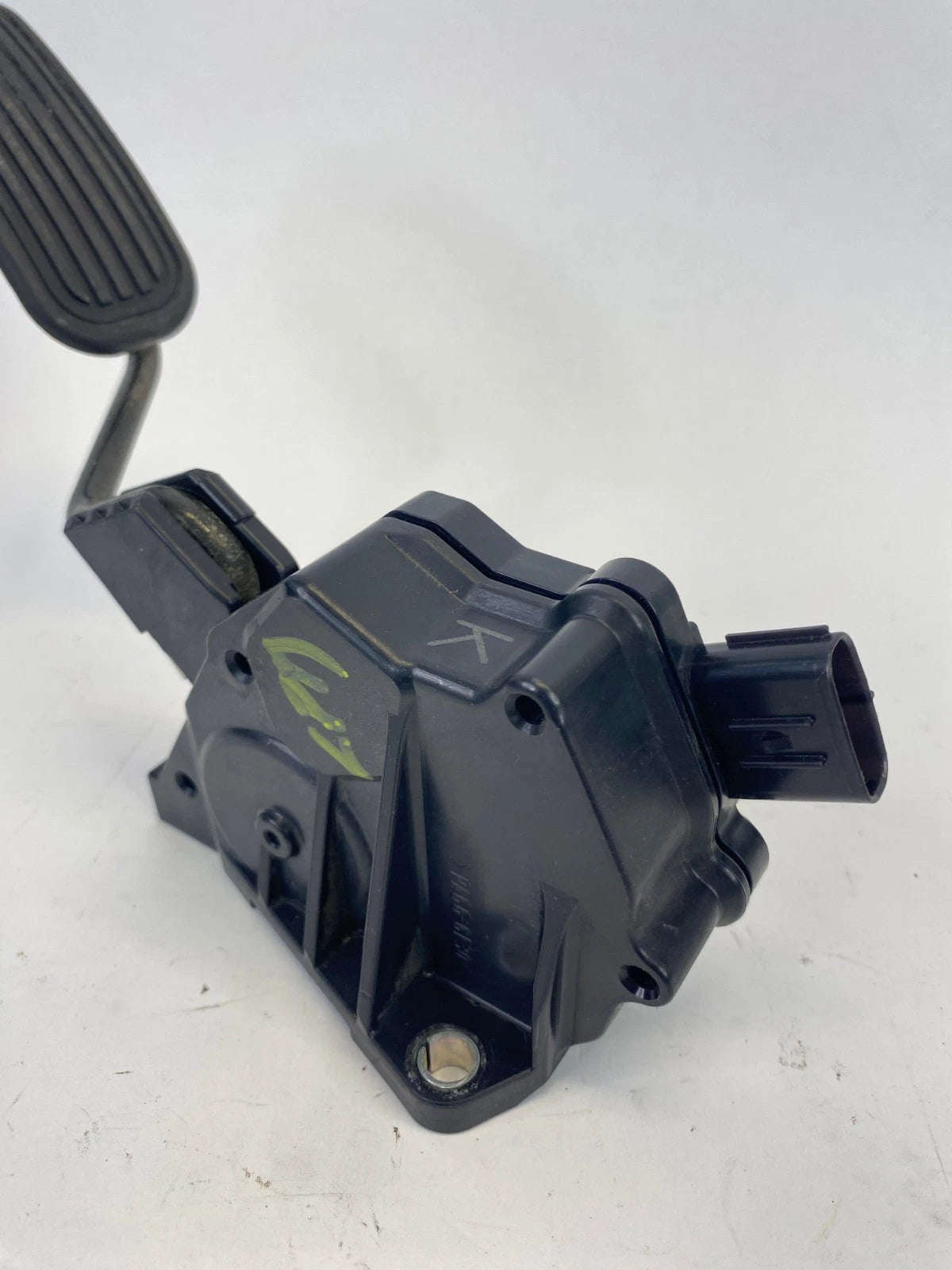 2006-2013 LEXUS IS250 ACCELERATOR GAS PEDAL ASSEMBLY UNIT OEM FACTORY 7811053060