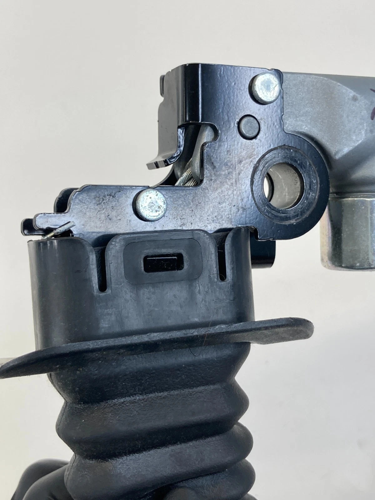 2013-2017 Hyundai Elantra GT Front Left Seat Belt Buckle Tensioner 88831-A5000