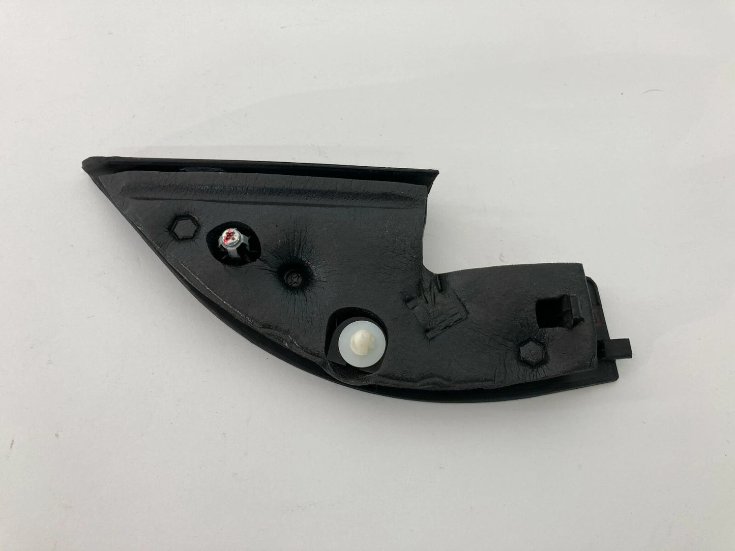 2007 2008 HYUNDAI ENTOURAGE FRONT LEFT DRIVER INNER CORNER MIRROR TRIM COVER OEM