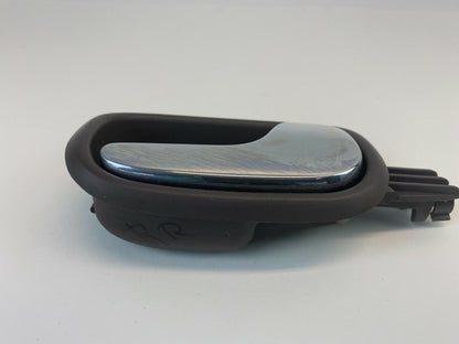 2000 2001 Audi A4 Sedan Inner Rear Right Passenger Side Door Handle 8D0839020