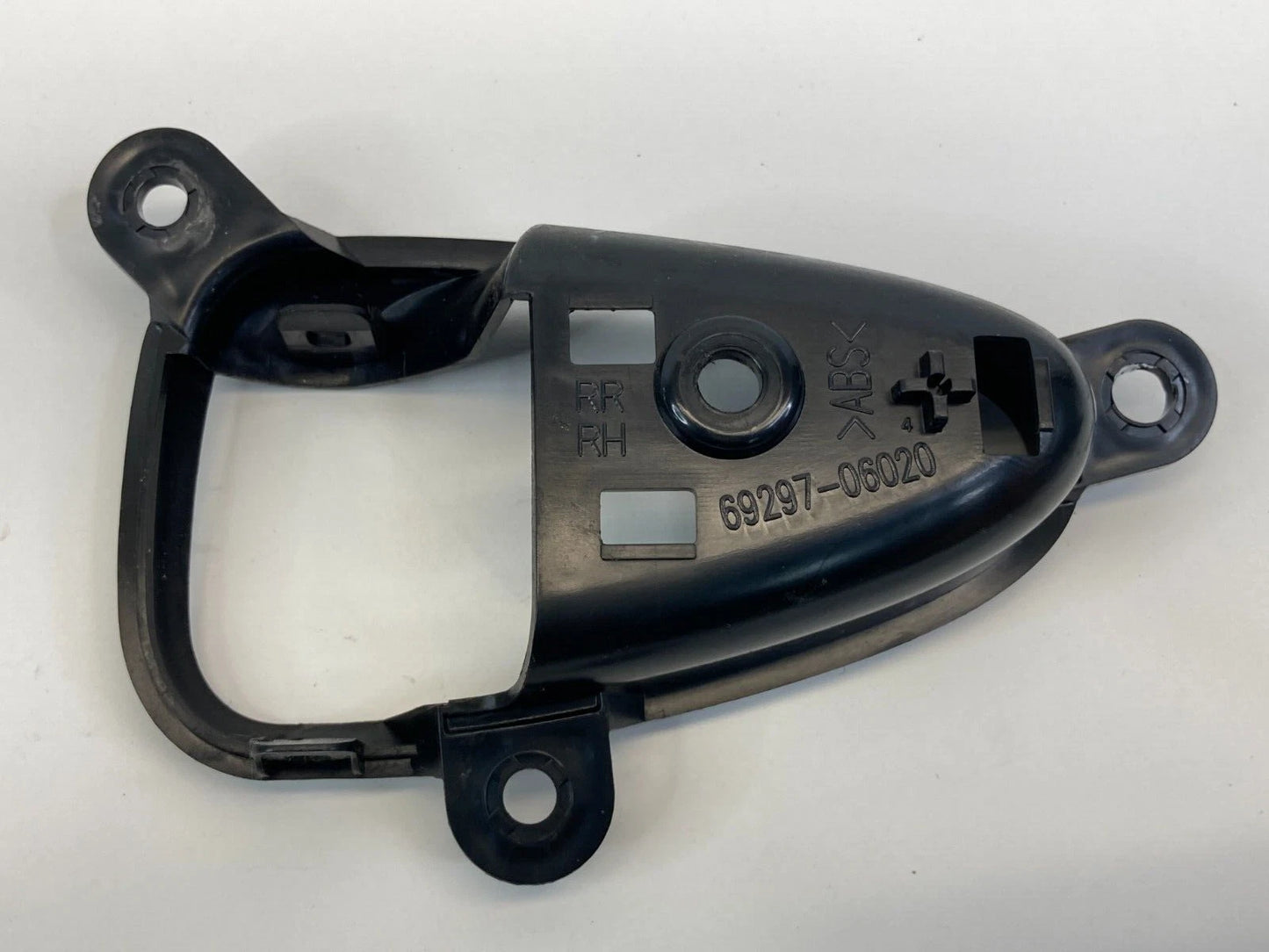 07-11 TOYOTA CAMRY REAR RIGHT SIDE INNER DOOR HANDLE COVER BEZEL 69297-06020 OEM