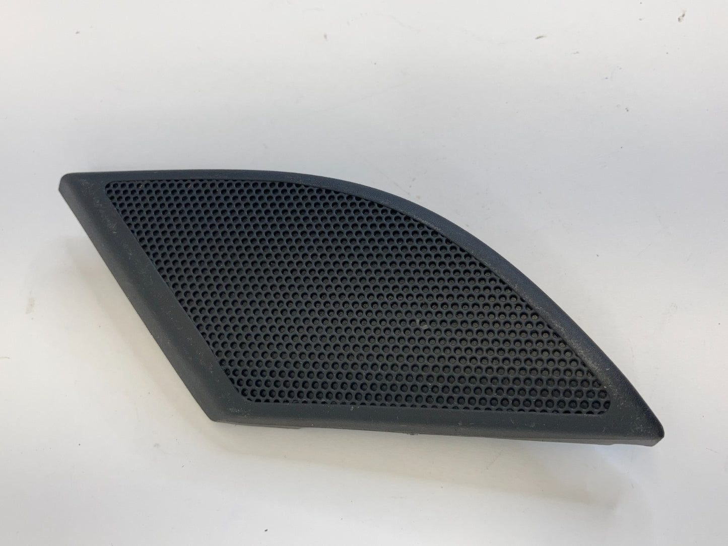 12-15 Chevrolet Captiva Sport Rear Left Side Door Tweeter Grille Cover 96627975