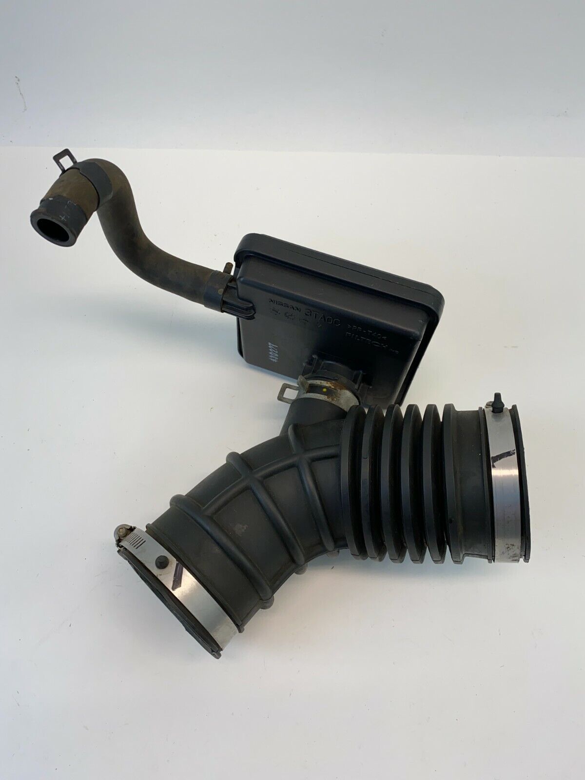 13 14 15 16 17 18 Nissan Altima 2.5L Air Intake Cleaner Upper Duct Hose Tube OEM