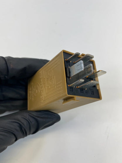 2001-2005 BMW 325I WINDSHIELD WIPER MOTOR RELAY ASSY 6136-8-384-505