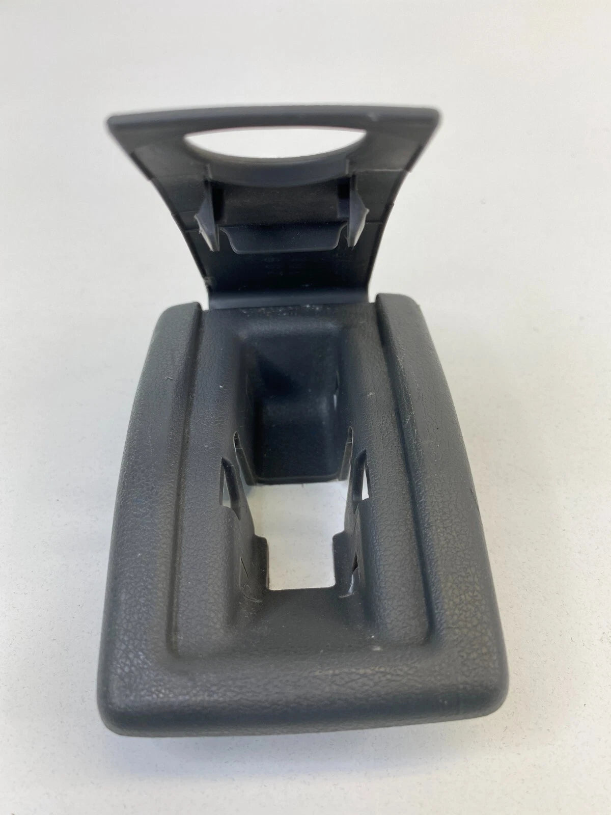 2004-2009 TOYOTA PRIUS RIGHT REAR SEAT BACK CHILD ANCHOR COVER TRIM 72996-60110