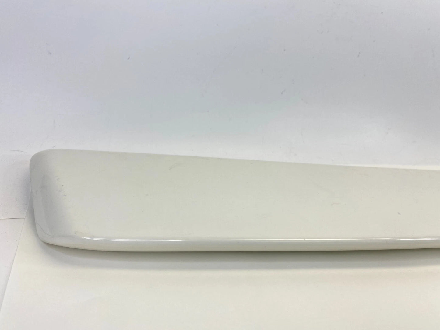 05-09 PONTIAC G6 SEDAN REAR TRUNK LID SPOILER WING MOUNTED WHITE 22625074 OEM