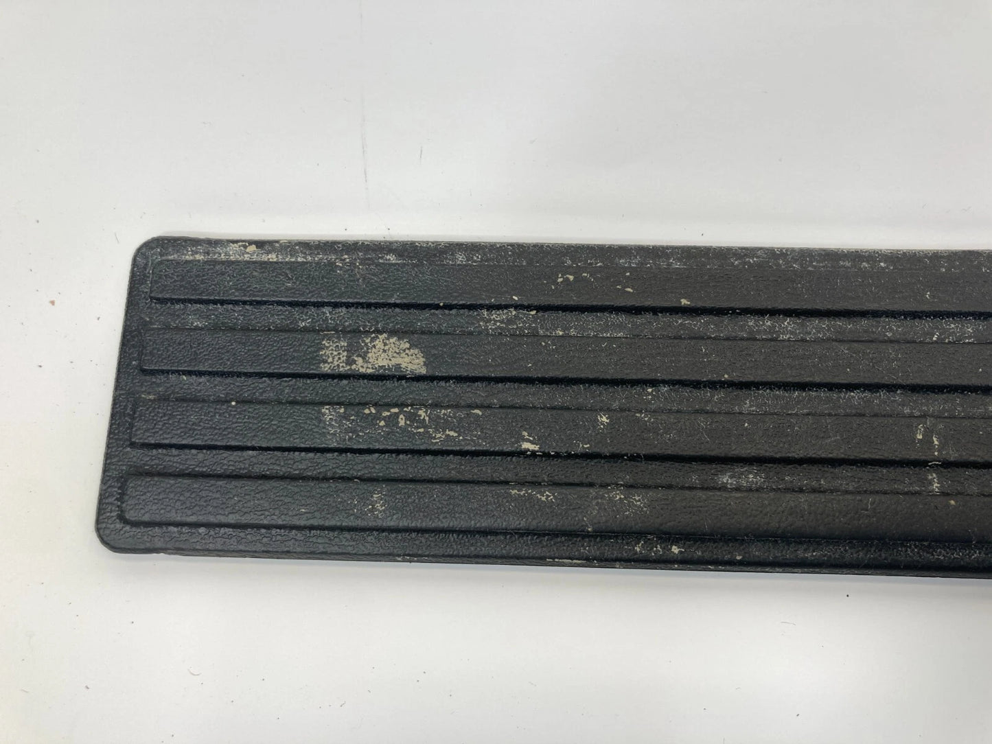 93-11 FORD RANGER FRONT SIDE DOOR SILL STEP SCUFF PLATE TRIM F37B1013260AB OEM
