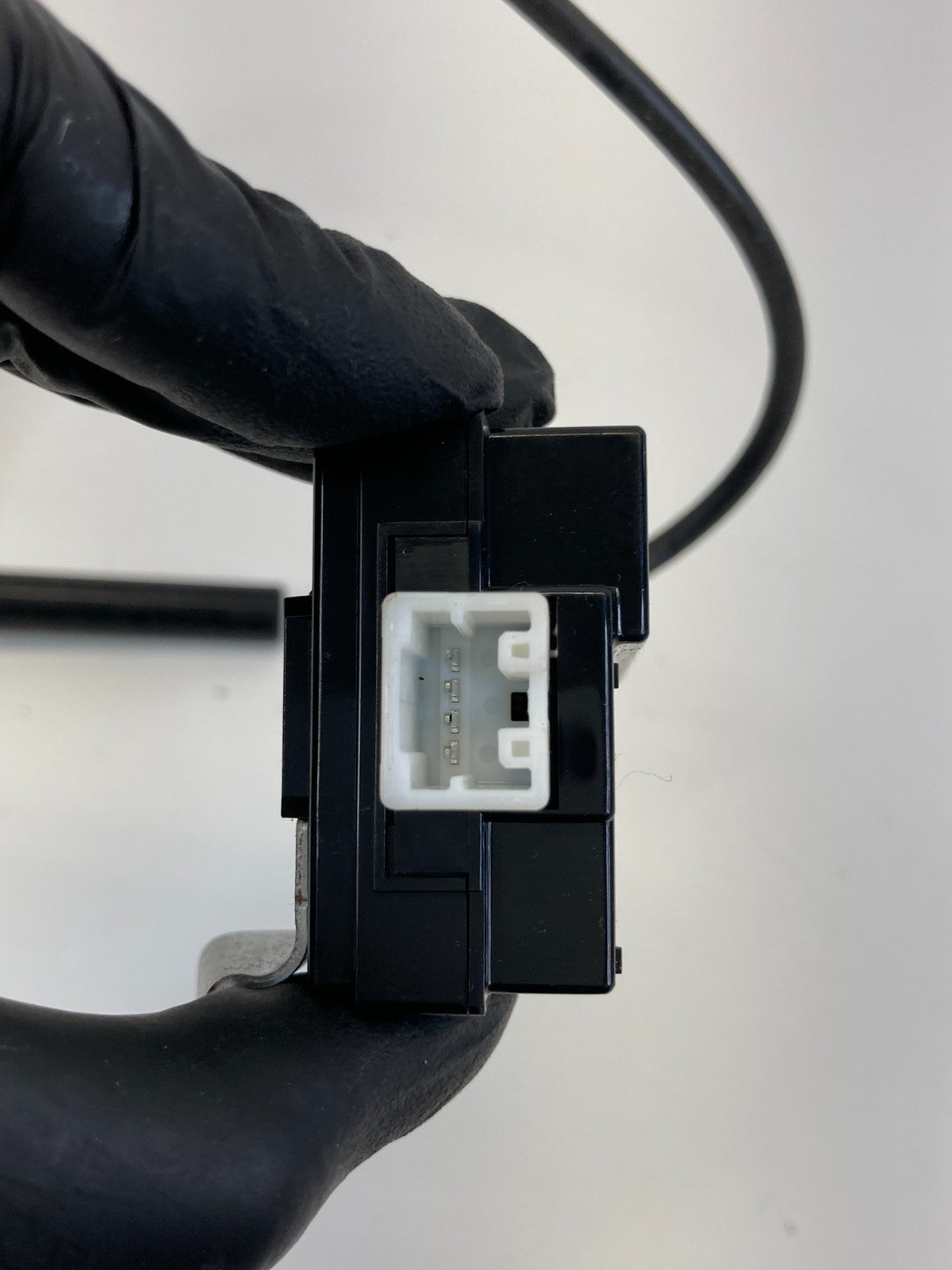 2013 2014 Hyundai Santa Fe Keyless Entry Control Module Unit 95470-B8500 OEM