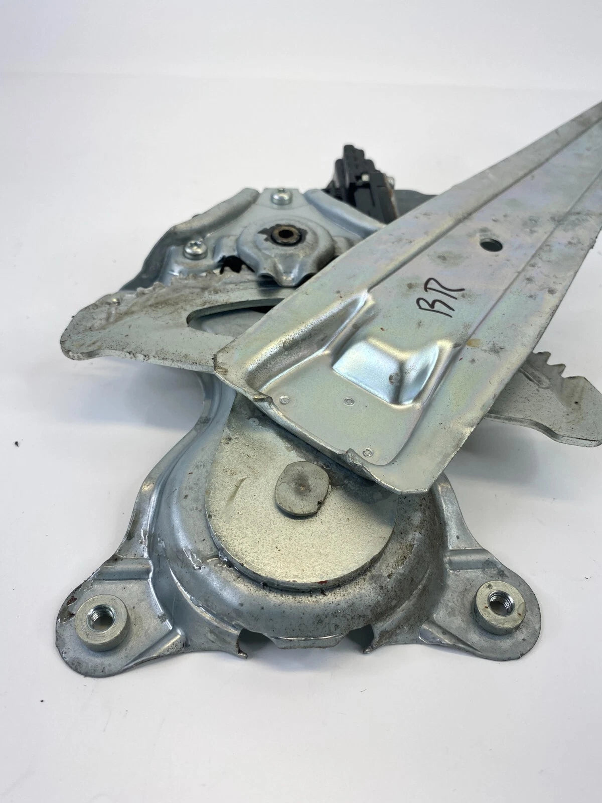 09-19 TOYOTA COROLLA REAR RIGHT SIDE WINDOW REGULATOR W/ MOTOR 85710-AE010 OEM