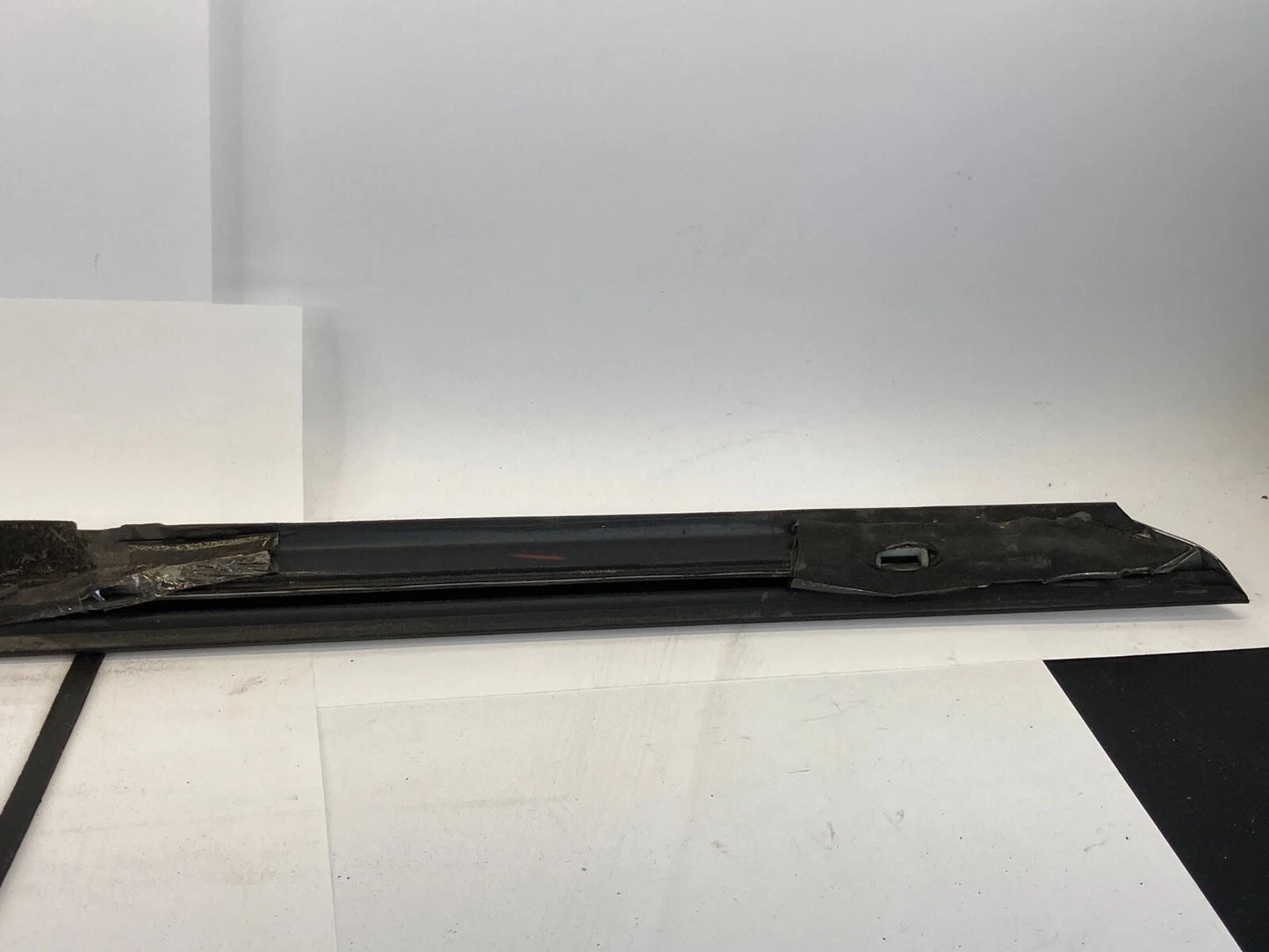 2008-2014 CADILLAC CTS FRONT LEFT EXTERIOR WINDOW BELT REVEAL TRIM MOLDING OEM