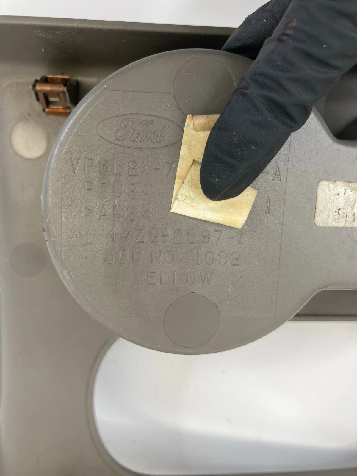 2006 FORD EXPLORER CENTER CONSOLE SHIFTER BEZEL W/ CUP HOLDER FINISH PANEL OEM