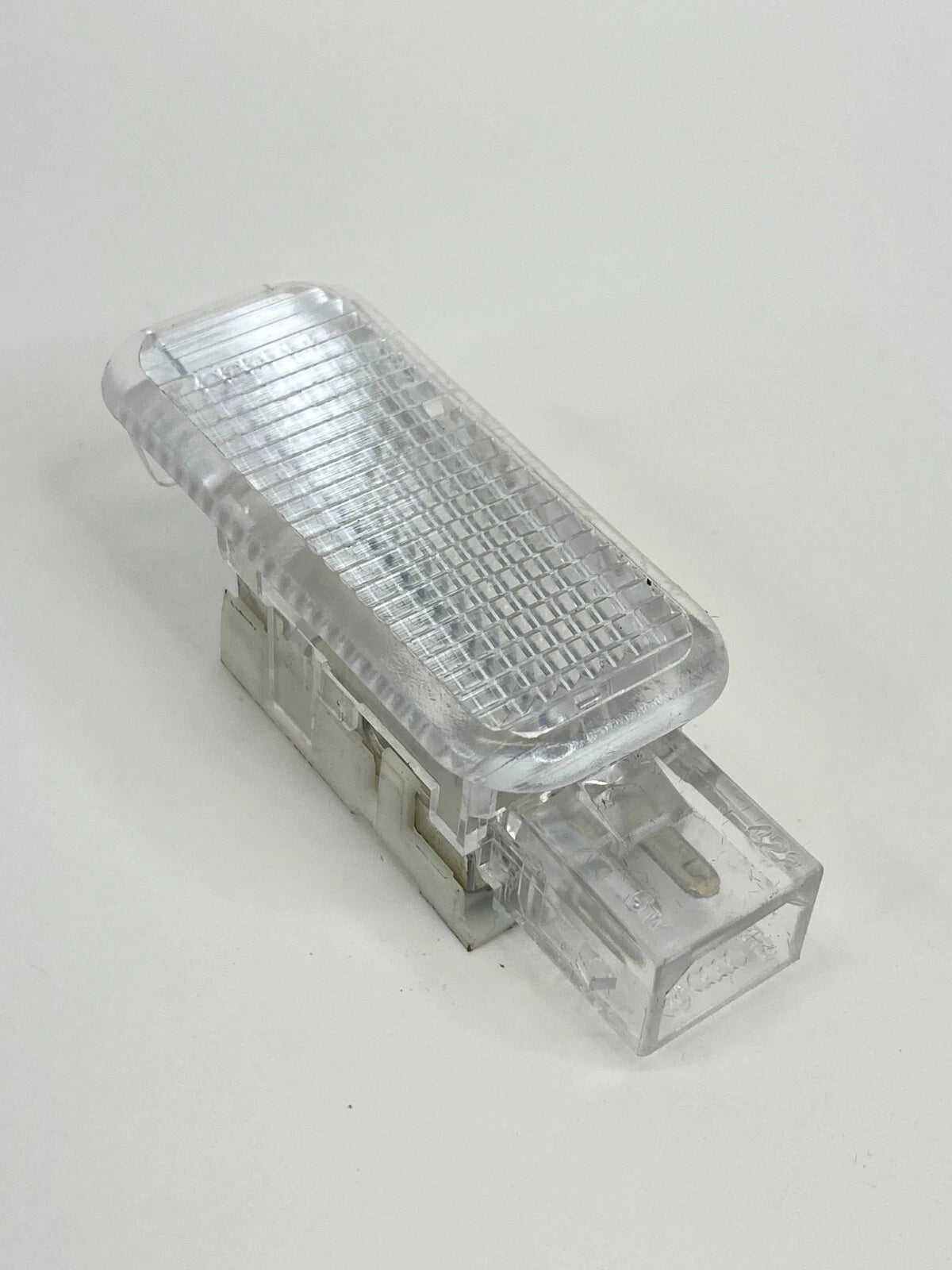 2009-2016 AUDI A4 QUATTRO DASH GLOVE BOX COURTESY LIGHT LAMP OEM