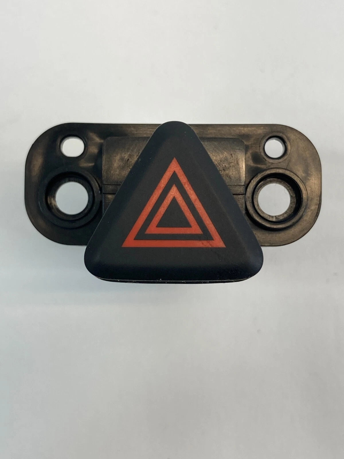 11-16 CHEVROLET CRUZE EMERGENCY LIGHT WARNING HAZARD SWITCH BUTTON 95214143 OEM