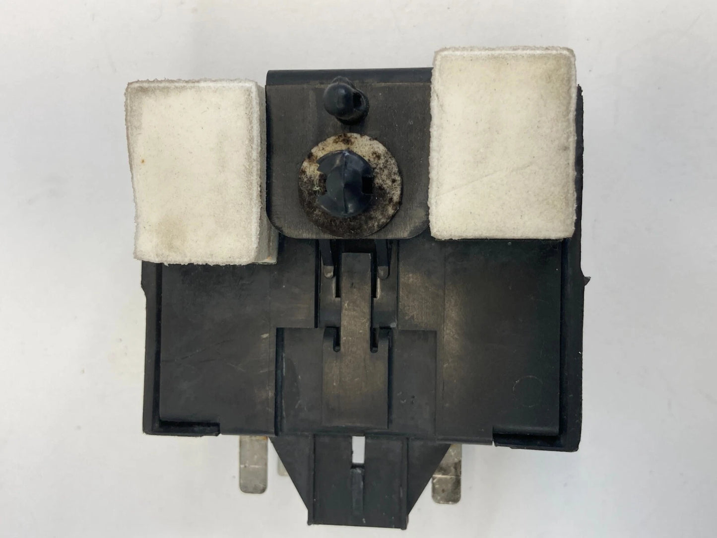 2003 LINCOLN NAVIGATOR SEAT BELT RELAY MODULE CONTROL COMPUTER 2L74-10E977-AB
