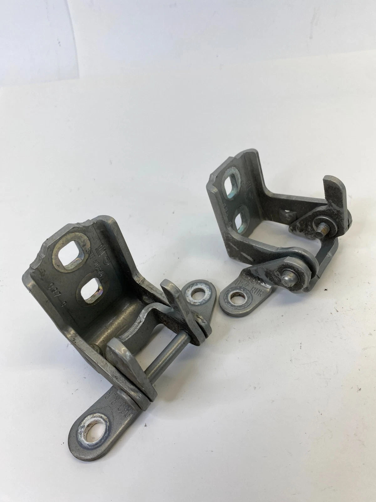 2011-2017 BUICK REGAL REAR RIGHT SIDE DOOR UPPER & LOWER HINGE SET PAIR OEM