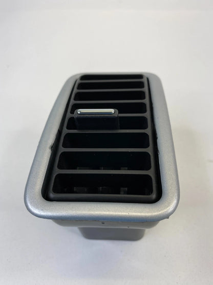 2007-2009 PONTIAC TORRENT FRONT PASSENGER SIDE A/C DASH AIR VENT GRILLE OUTLET