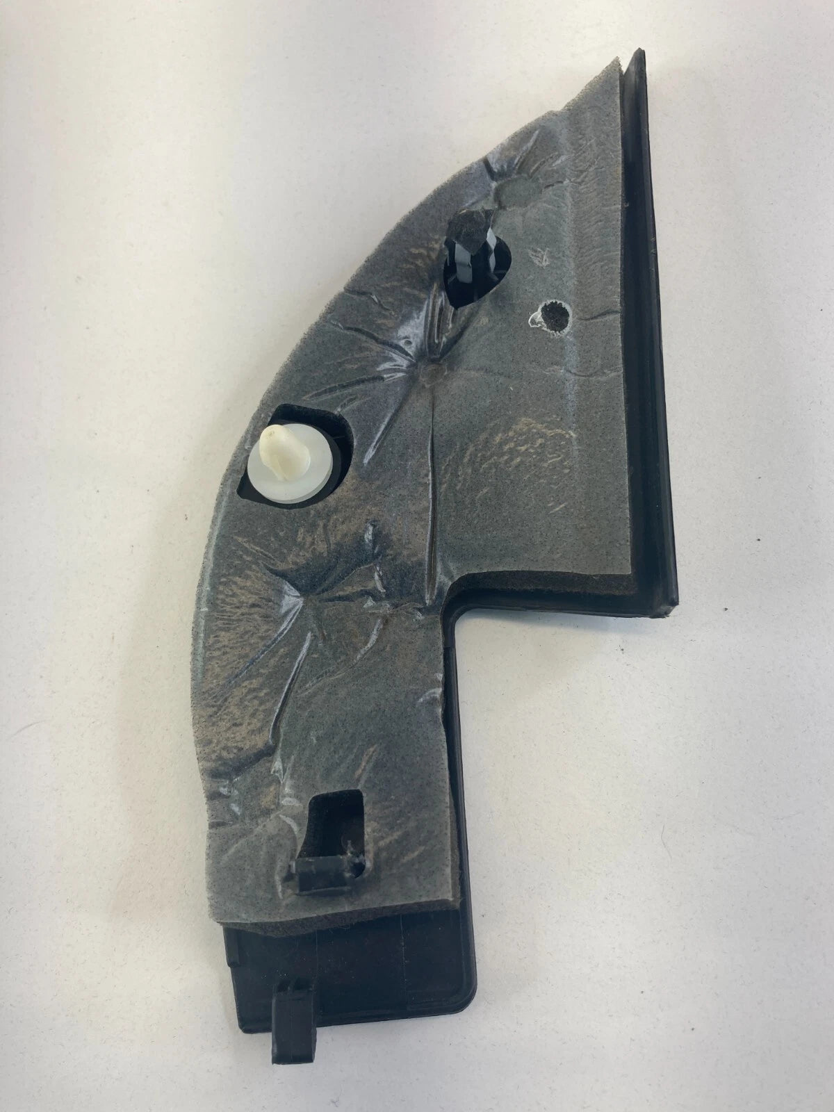2006-2012 KIA SEDONA FRONT LEFT DRIVER SIDE INNER MIRROR BOLT COVER BEZEL TRIM
