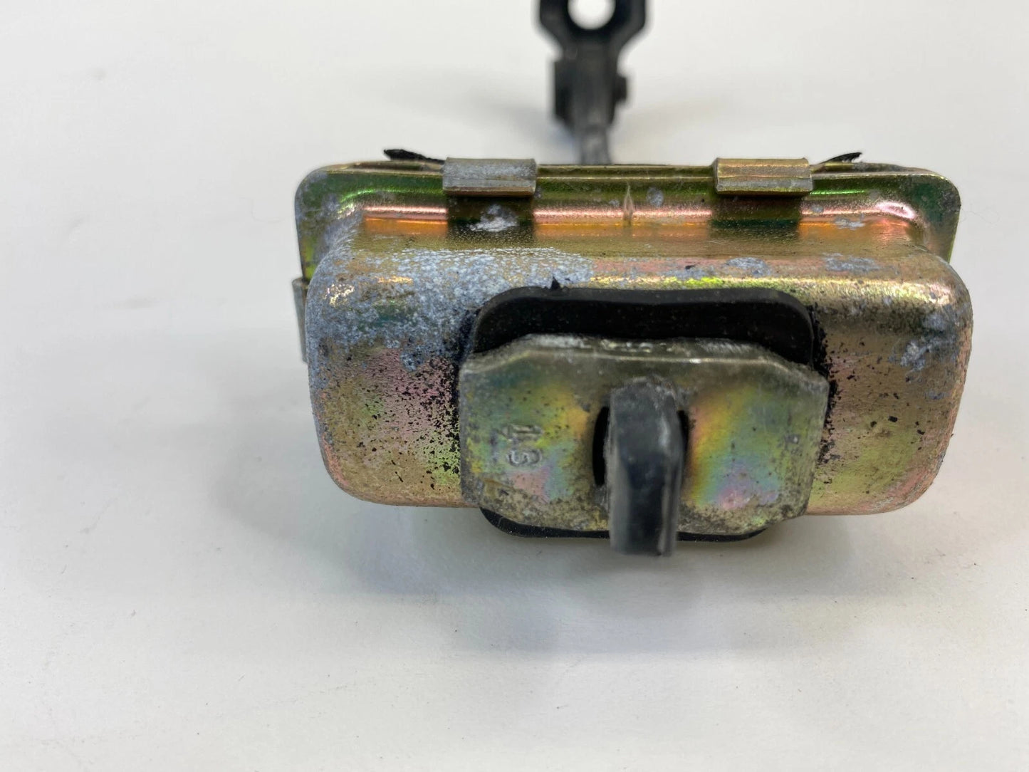 2004-2009 CADILLAC SRX FRONT LEFT DRIVER SIDE DOOR CHECK STOP STOPPER DETENT OEM