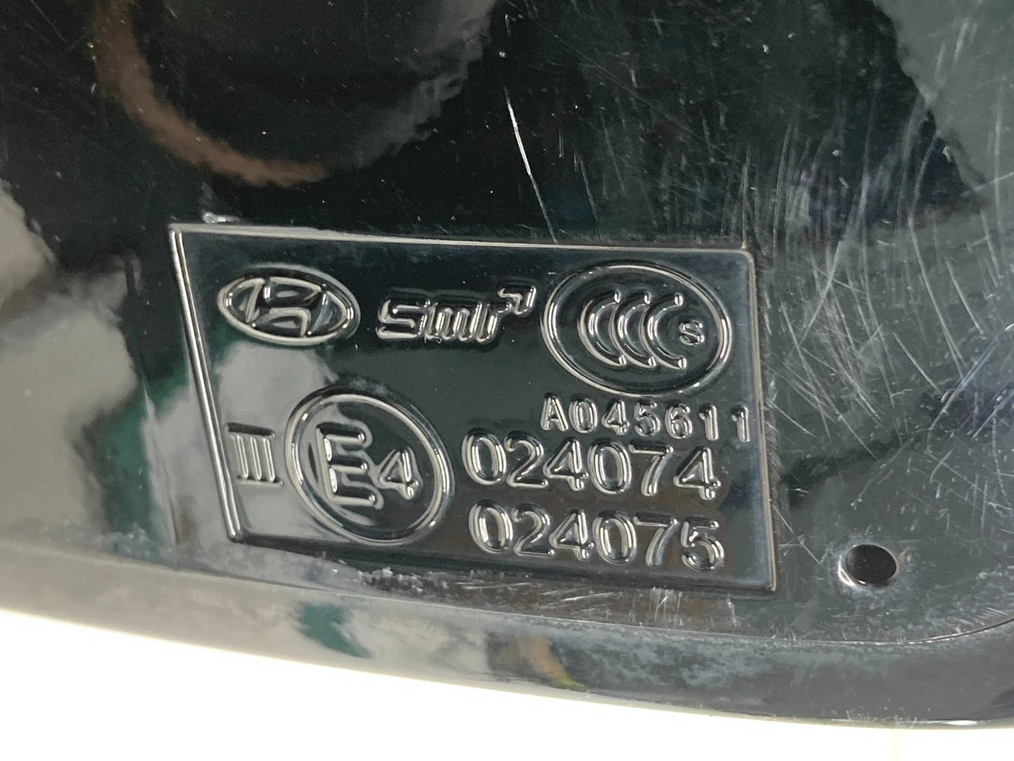 2014 2015 2016 Hyundai Santa Fe Right Side View Door Mirror E4024074 OEM