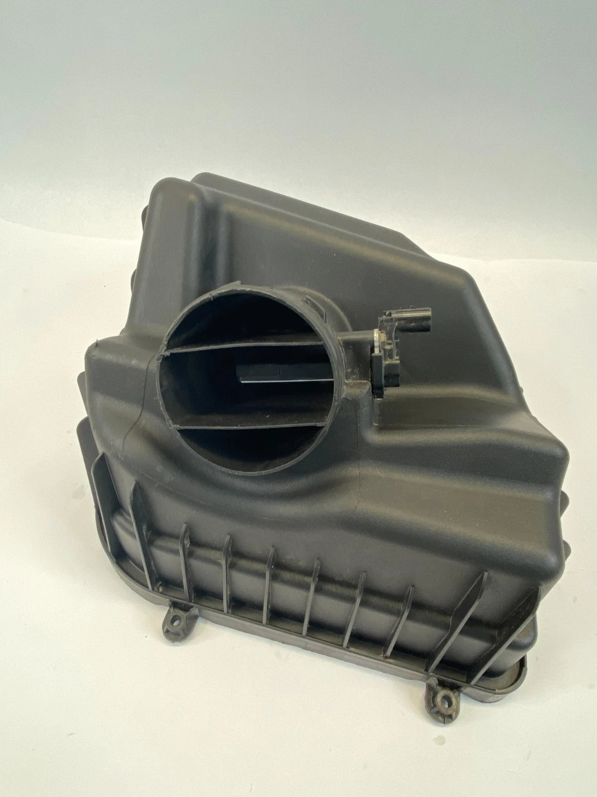 2009-2017 CHEVROLET TRAVERSE ENGINE AIR CLEANER FILTER INTAKE BOX COVER TOP OEM