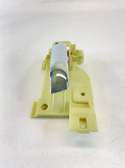 2010-2012 DODGE CALIBER FRONT RIGHT SIDE INTERIOR INNER DOOR HANDLE 1NS5065Z0AA