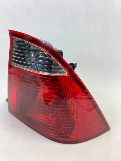 2005-2007 FORD FOCUS SEDAN RIGHT PASSENGER SIDE TAIL LIGHT LAMP ASSEMBLY OEM