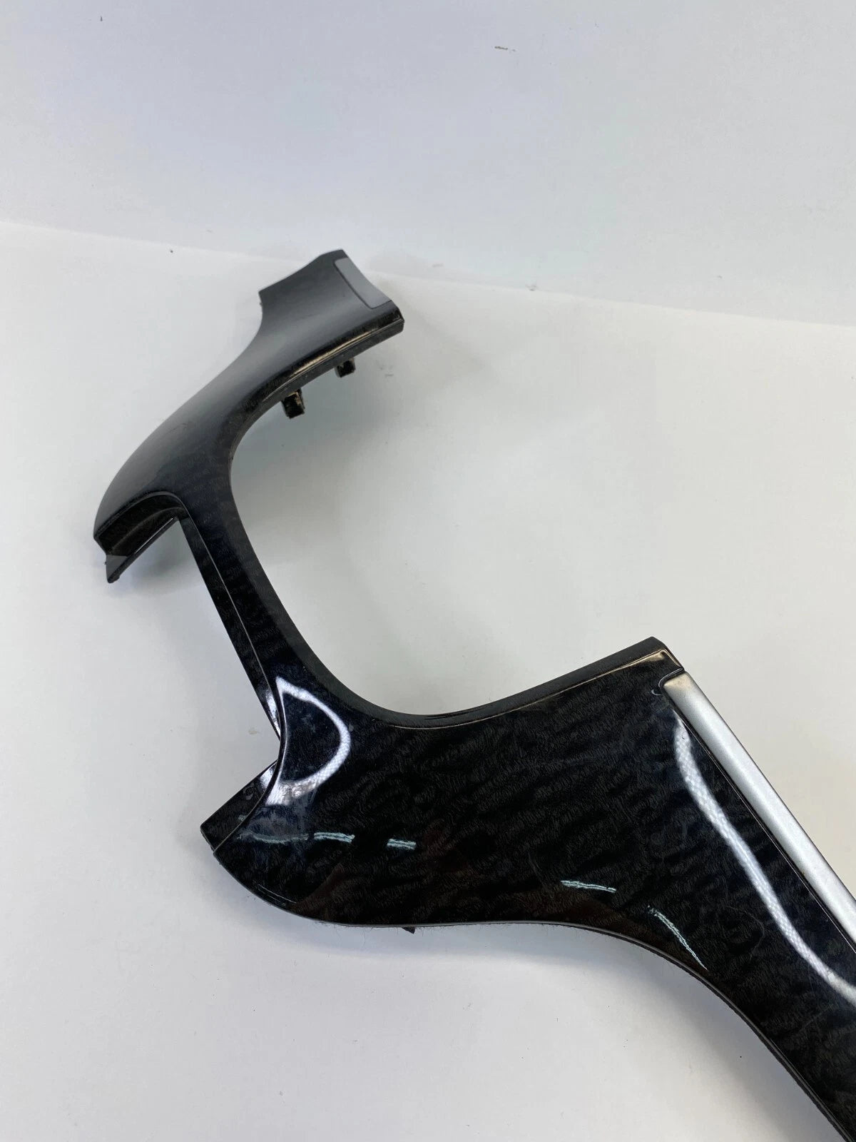 2007-2009 HYUNDAI SANTA FE CENTER DASH UNDER RADIO BEZEL TRIM MOLDING 847802B000