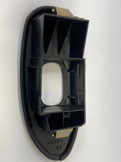 01-04 PONTIAC GRAND AM SEDAN FRONT RIGHT DOOR LOCK SWITCH COVER BEZEL 22612654