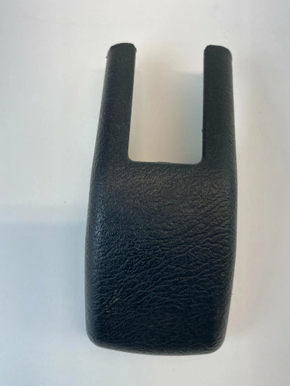 2004-2006 KIA AMANTI SEDAN FRONT SEAT SIDE TRACK END COVER PANEL 88561-3F000 OEM