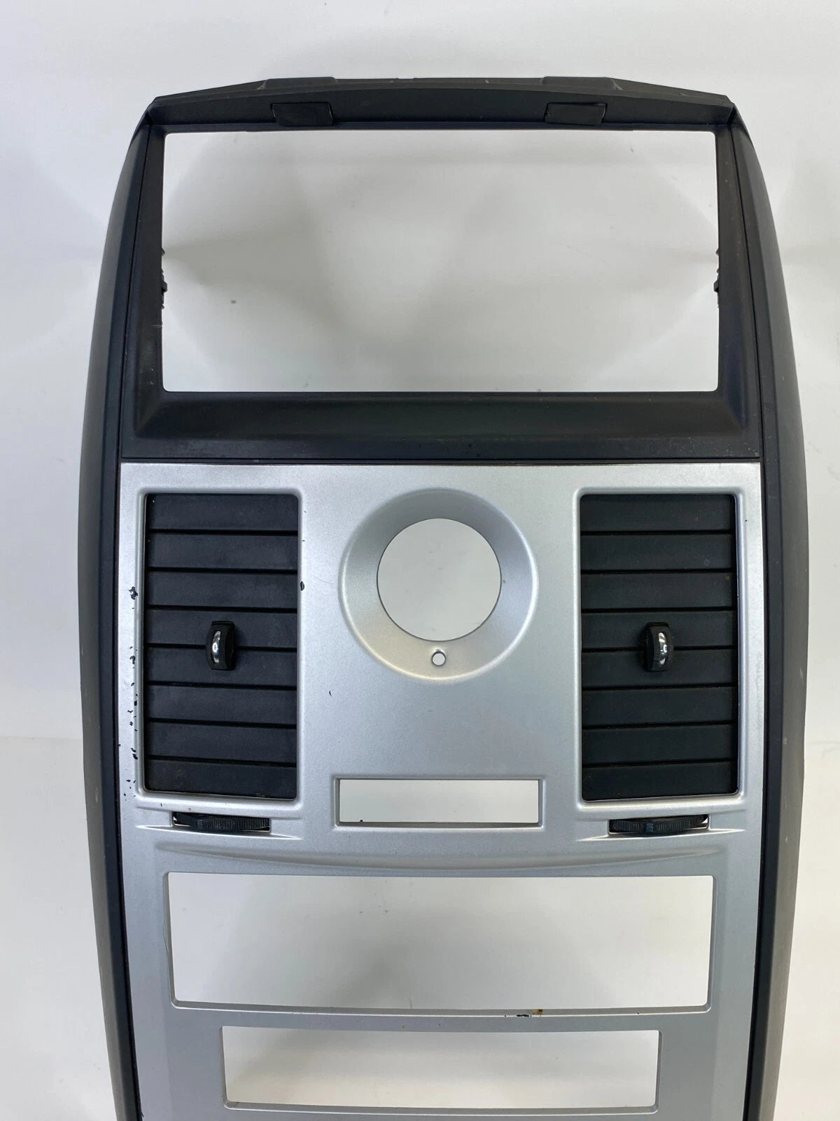 08-10 CHRYSLER TOWN & COUNTRY CENTER DASH RADIO BEZEL TRIM PANEL 1DR16TRMAB OEM
