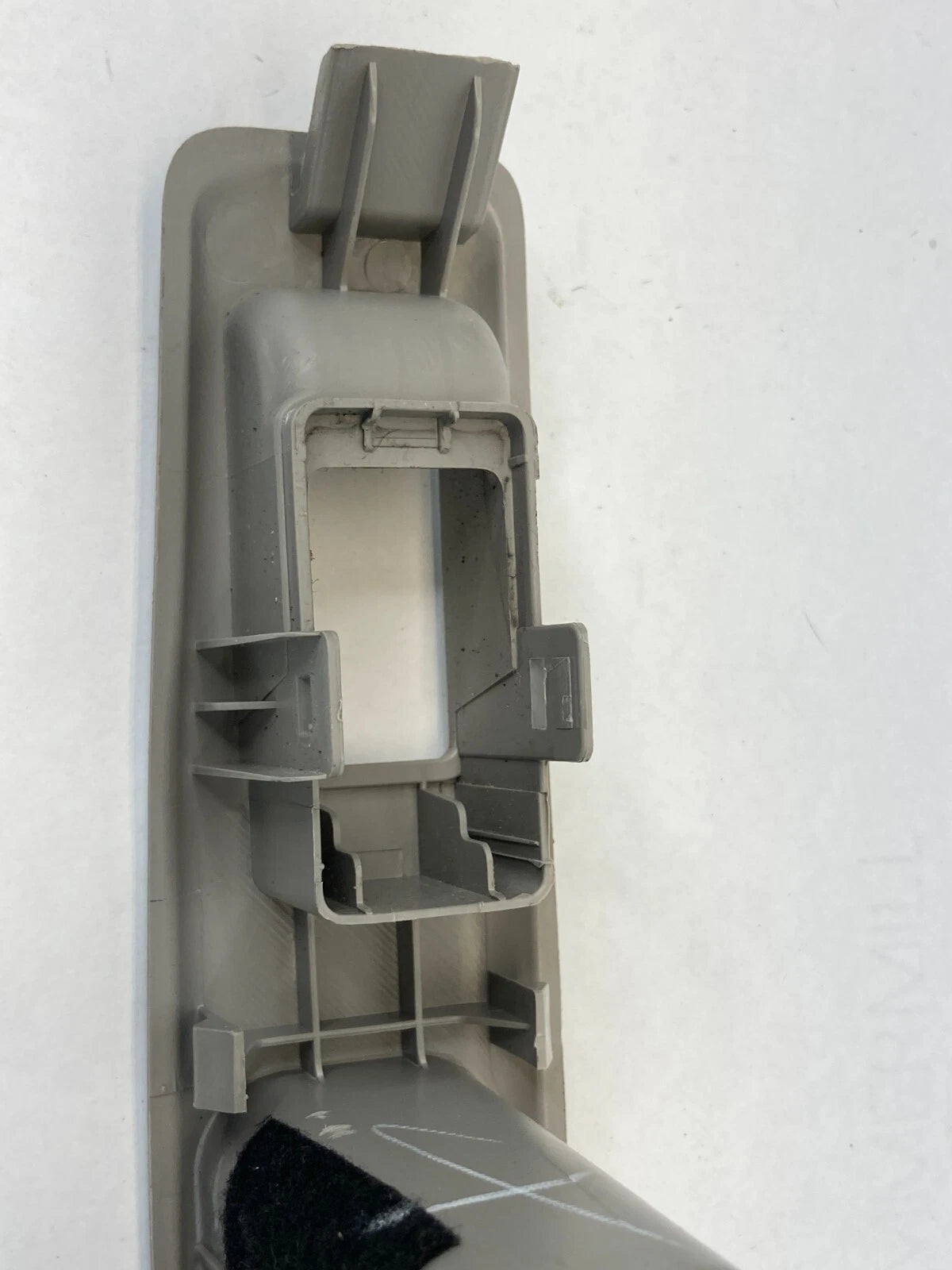 2008-2013 NISSAN ROGUE REAR LEFT SIDE POWER WINDOW SWITCH BEZEL 82961-JM00A OEM