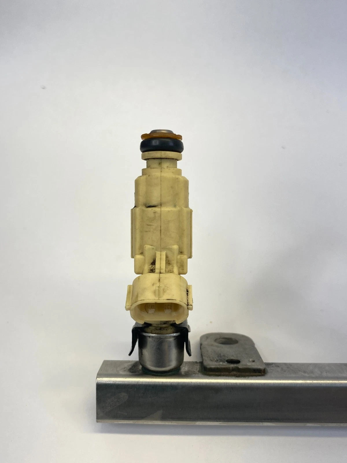 2010 2011 2012 2013 KIA FORTE 2.0L ENGINE FUEL RAIL INJECTION INJECTORS OEM