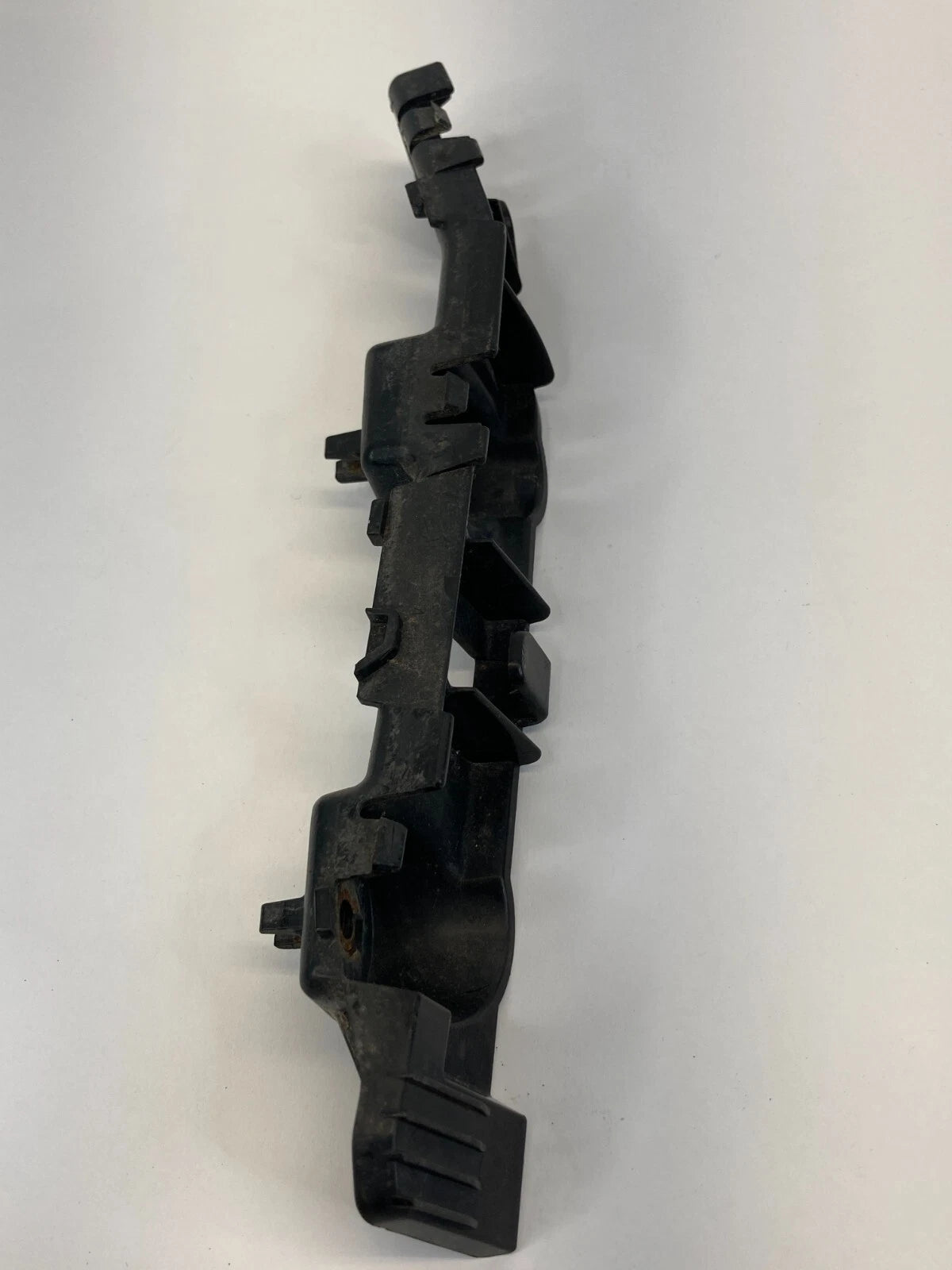 07-12 NISSAN ALTIMA SEDAN FRONT LEFT SIDE BUMPER BRACKET 62221-JA000 OEM